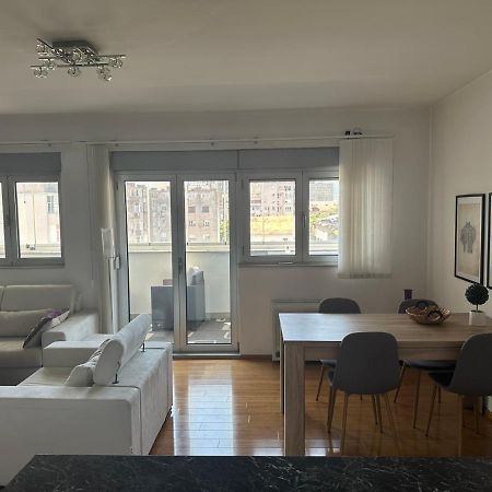 Luxury Aparment Blossom Mostar Esterno foto