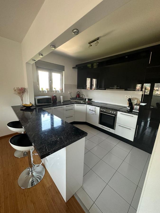 Luxury Aparment Blossom Mostar Esterno foto